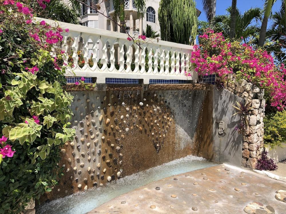 Skycastles Condominiums Ocho Rios Dış mekan fotoğraf