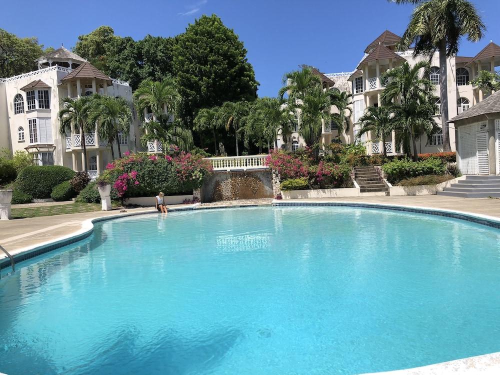 Skycastles Condominiums Ocho Rios Dış mekan fotoğraf