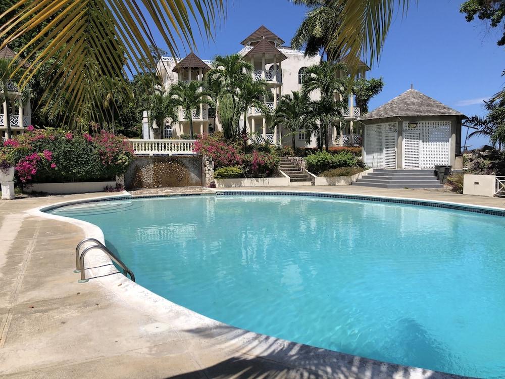 Skycastles Condominiums Ocho Rios Dış mekan fotoğraf